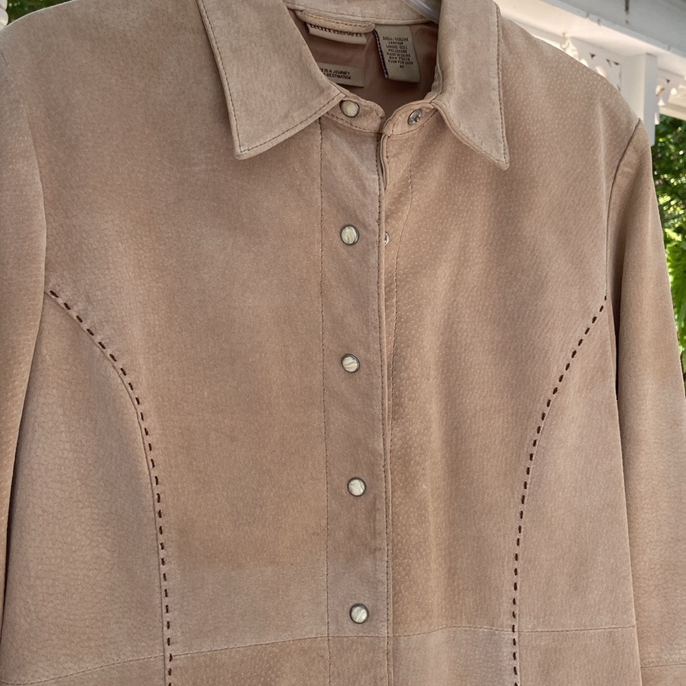RuffHewn western style leather shirt/jacket.  Pearl snap front closure.  Medium